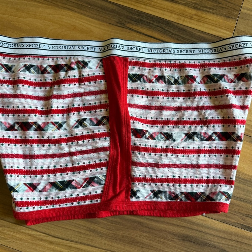 Comfy Victoria’s Secret Fair Isle Lounge Shorts – Size XL - Picture 3 of 5